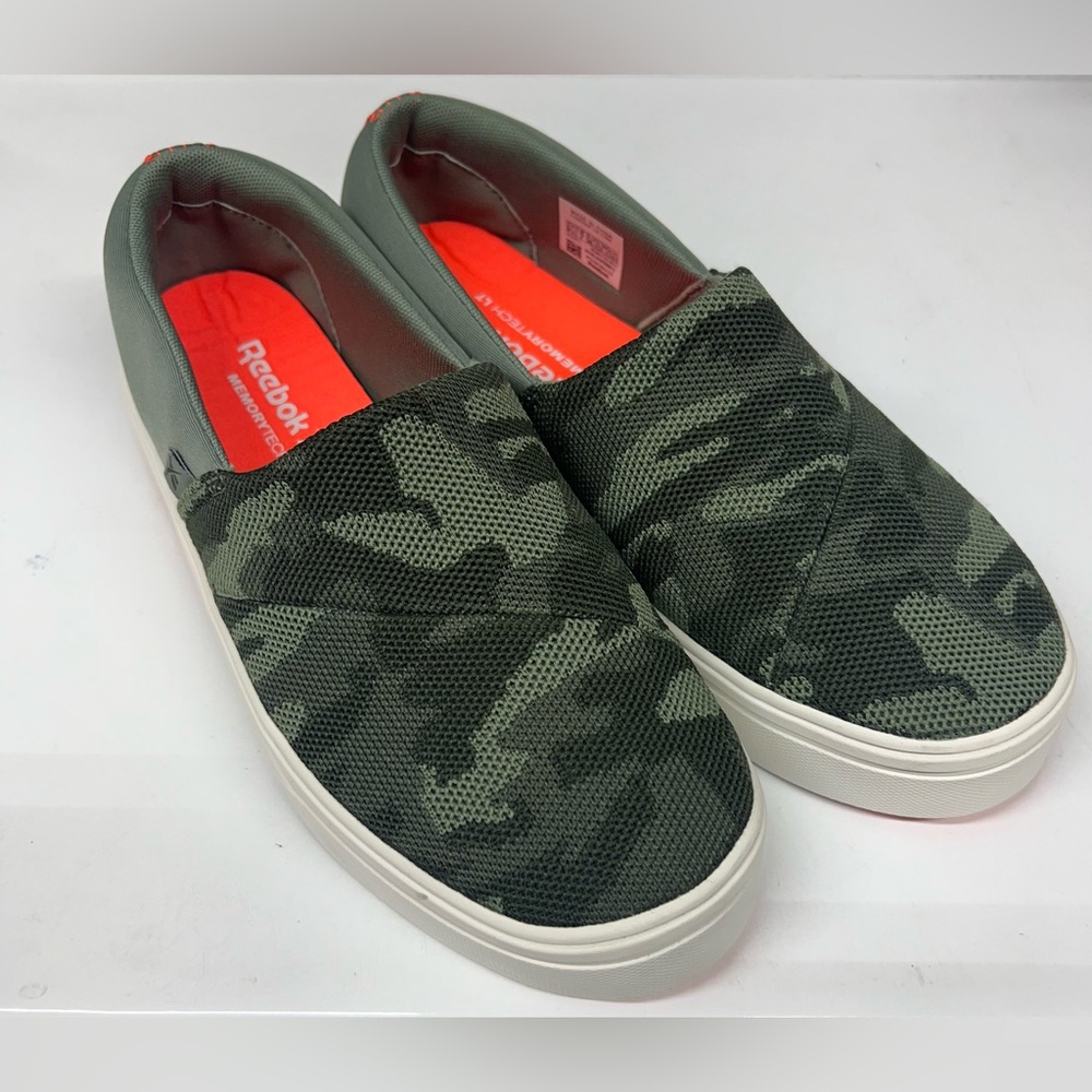 NWOT Reebok Katura green camo slip on sneakers 9.5